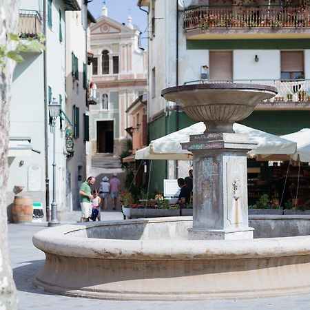 DUSSAIGA - Camera Delle Rose Dolceacqua Esterno foto