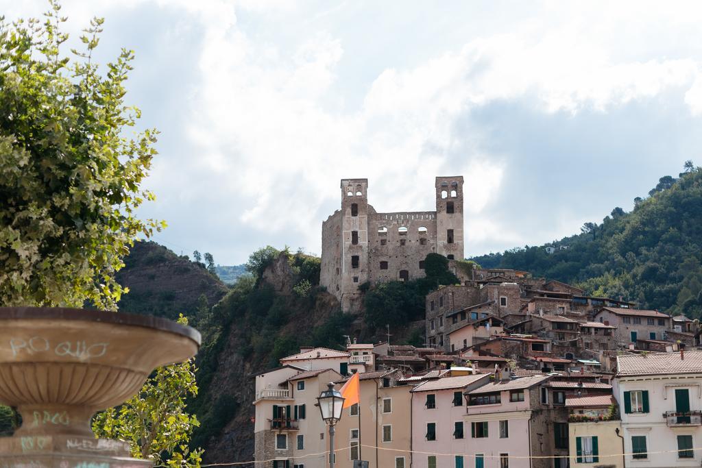 DUSSAIGA - Camera Delle Rose Dolceacqua Esterno foto